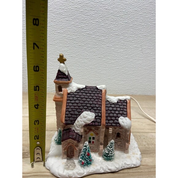 Vtg 1991 Christmas Valley Illuminated Porcelain Church In Original Box - Picture 11 of 16